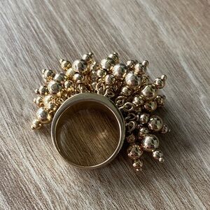 Elegant Gold Toned Beaded Cluster Ring size 6